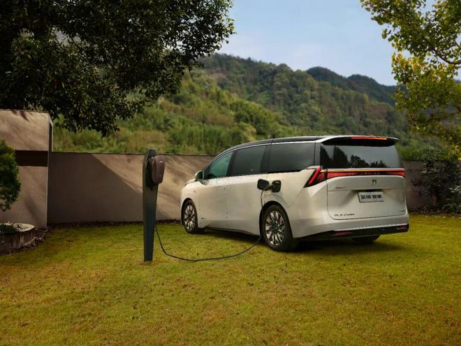 家上市4399万起焕新MPV豪华j9九游会真人第一品牌别克至境世(图20)